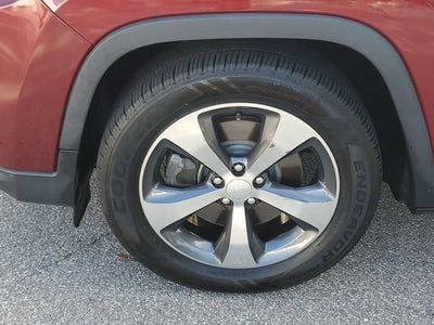 2019 Jeep Cherokee Limited FWD