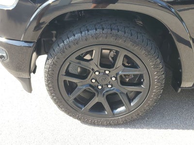2020 RAM 1500 Laramie Crew Cab 4x2 5'7" Box
