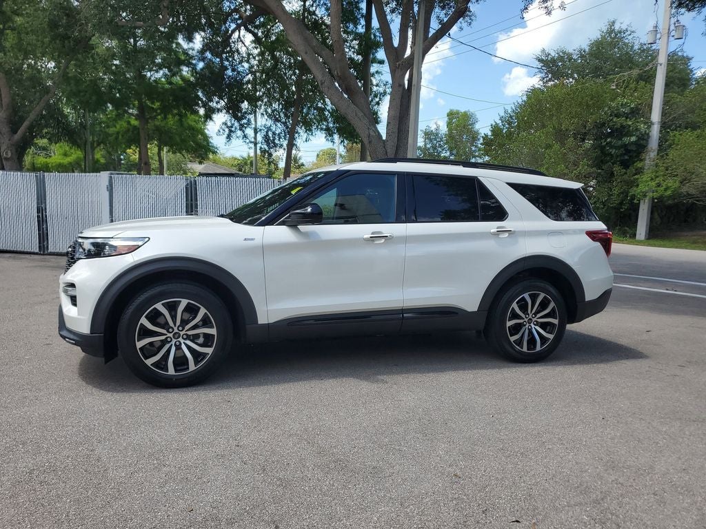 2022 Ford Explorer ST-Line