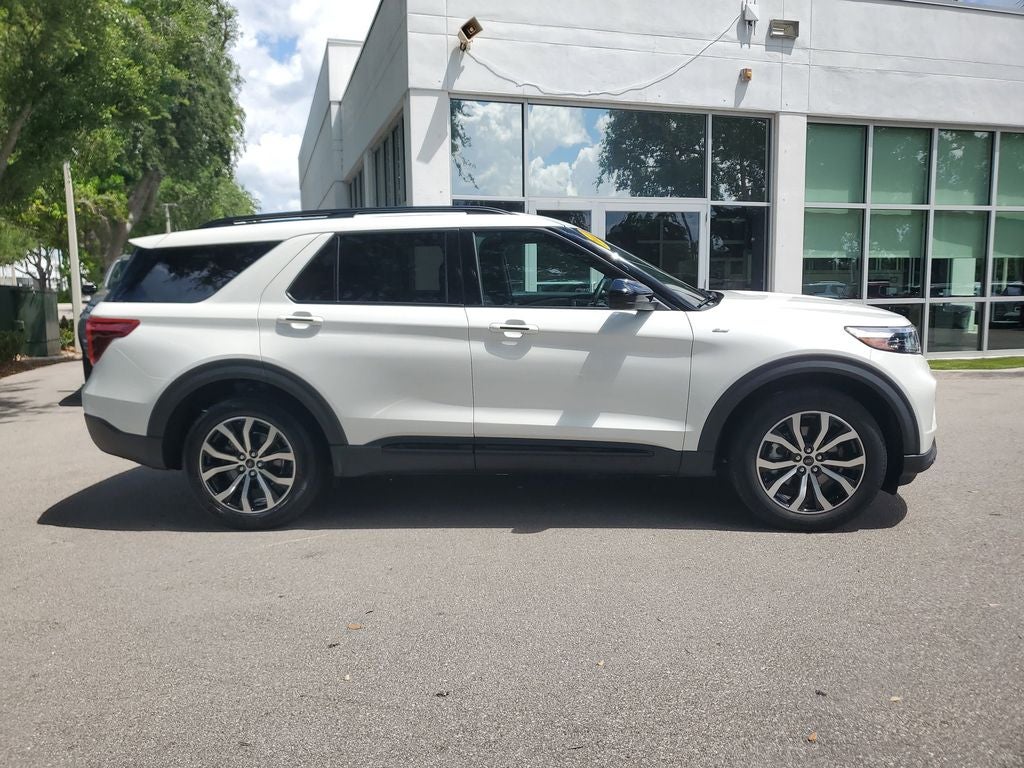 2022 Ford Explorer ST-Line