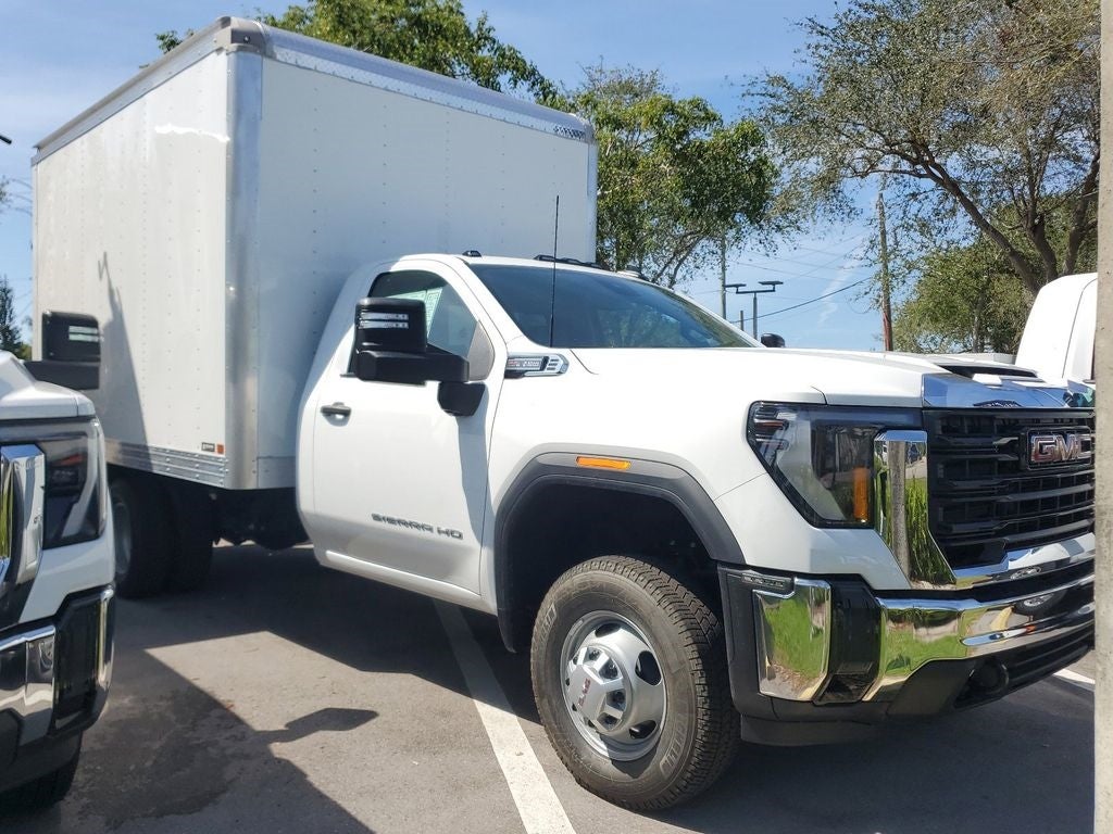 2025 GMC Sierra 3500 HD Chassis Cab Pro