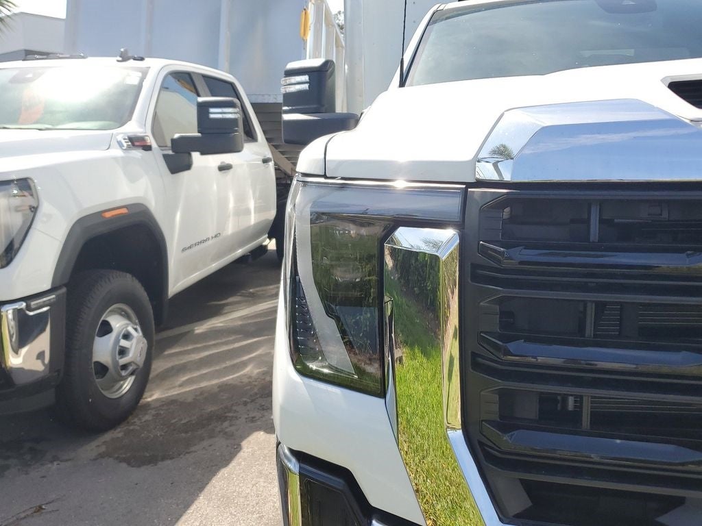 2025 GMC Sierra 3500 HD Chassis Cab Pro