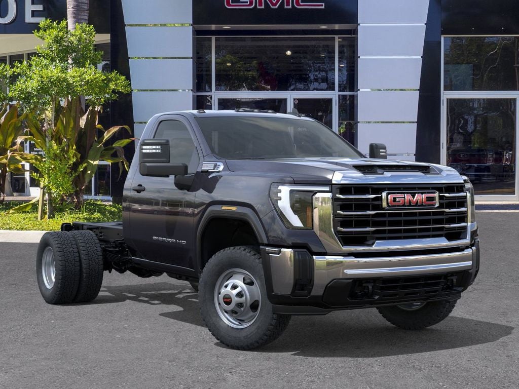 2025 GMC Sierra 3500 HD Chassis Cab Pro