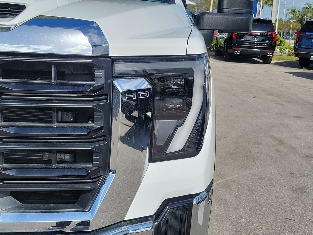 2025 GMC Sierra 3500 HD Pro