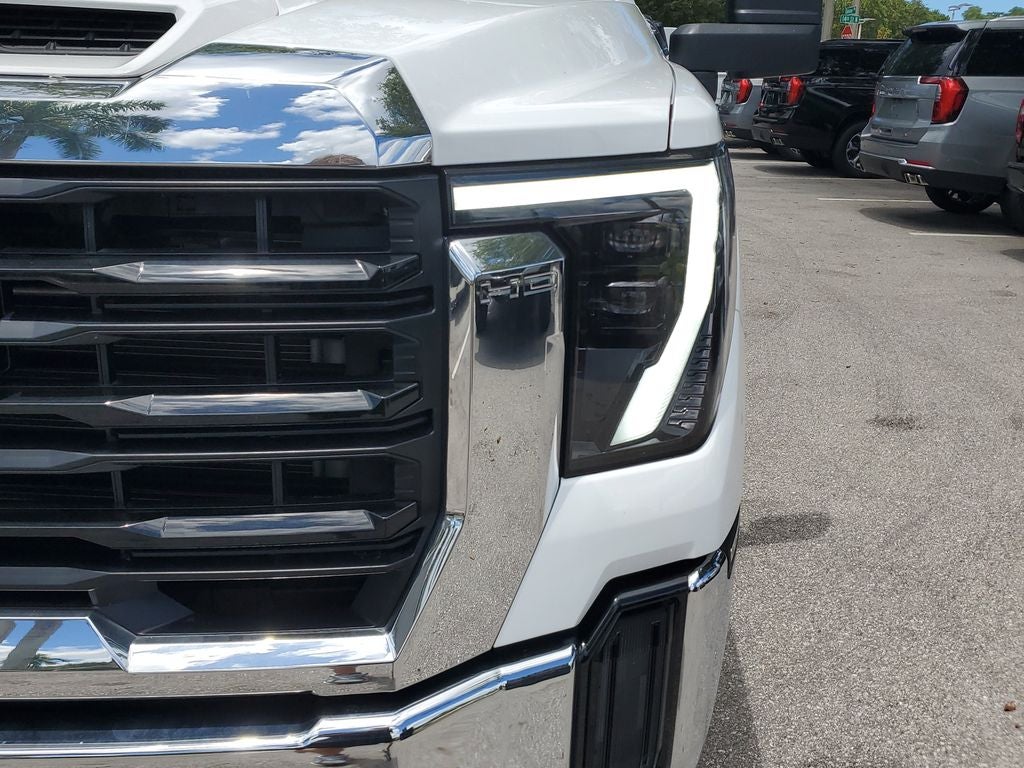 2025 GMC Sierra 3500 HD Chassis Cab Pro