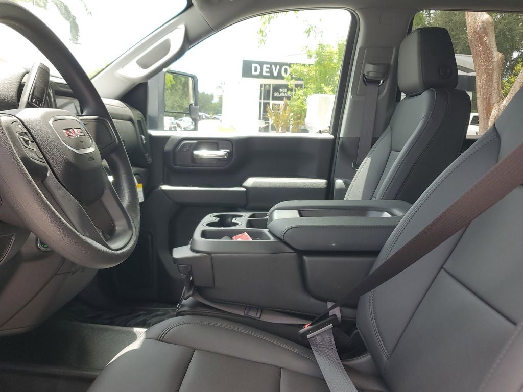 2025 GMC Sierra 3500 HD Chassis Cab Pro