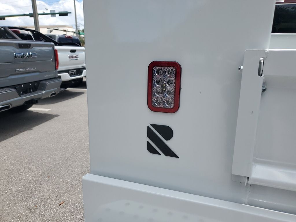 2025 GMC Sierra 3500 HD Chassis Cab Pro