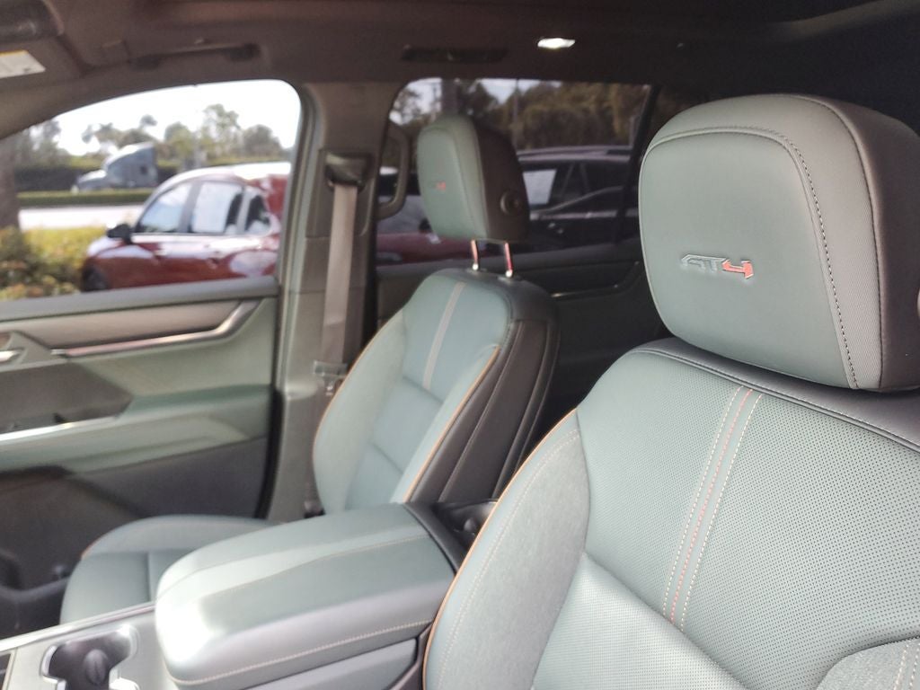 2024 GMC Acadia AT4