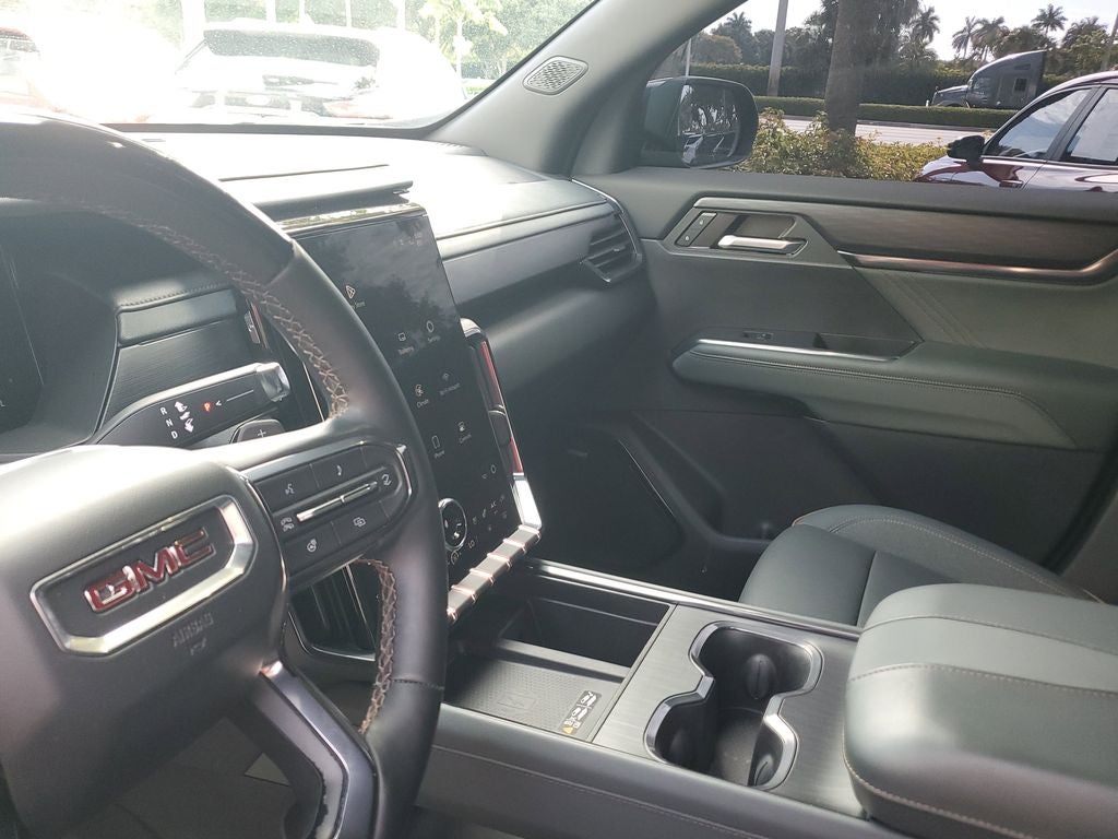 2024 GMC Acadia AT4
