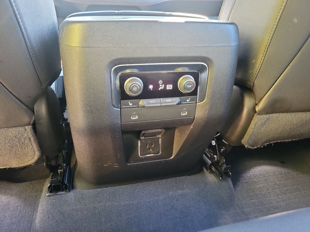 2022 Chevrolet Suburban RST