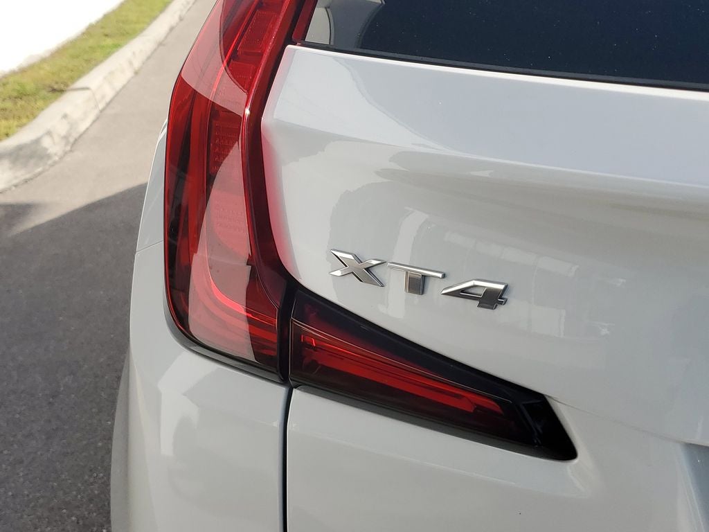 2023 Cadillac XT4 Premium Luxury