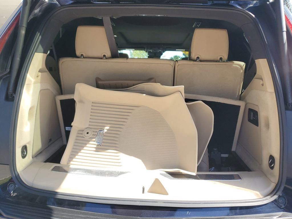 2022 Cadillac Escalade Premium Luxury