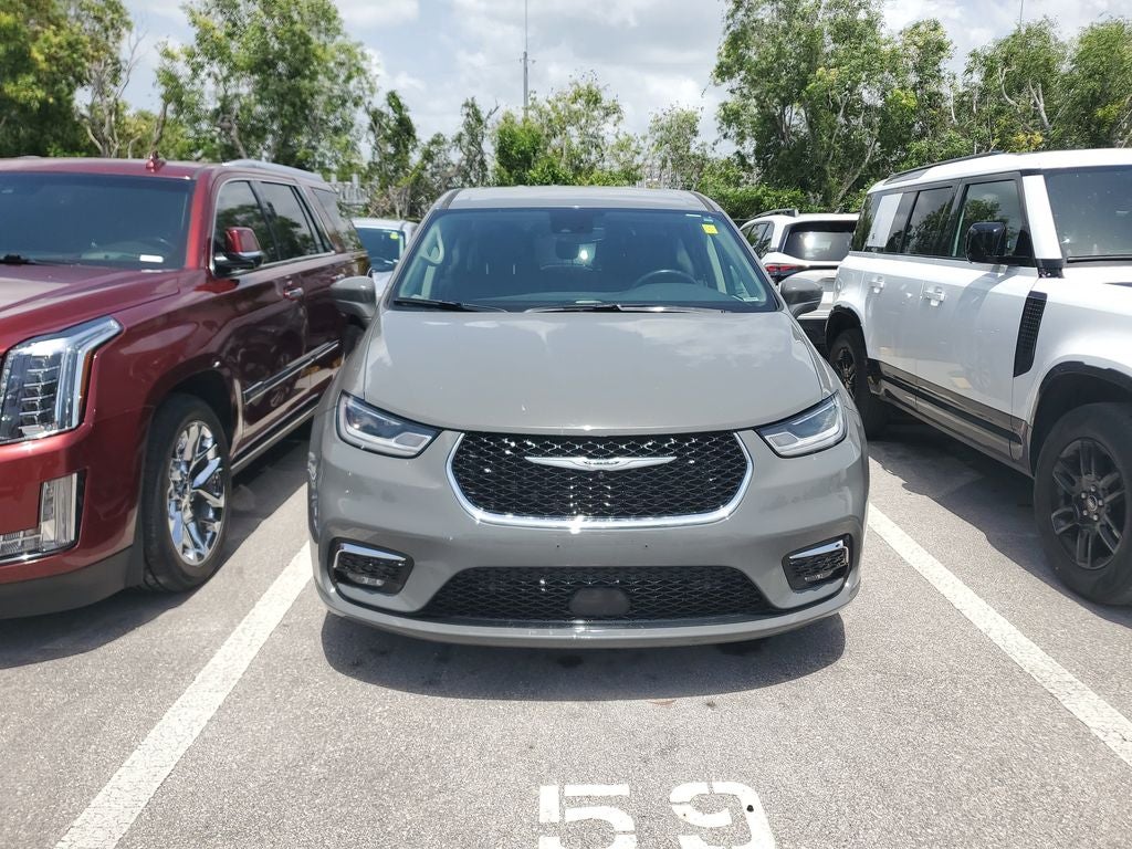 2022 Chrysler Pacifica Hybrid Touring L