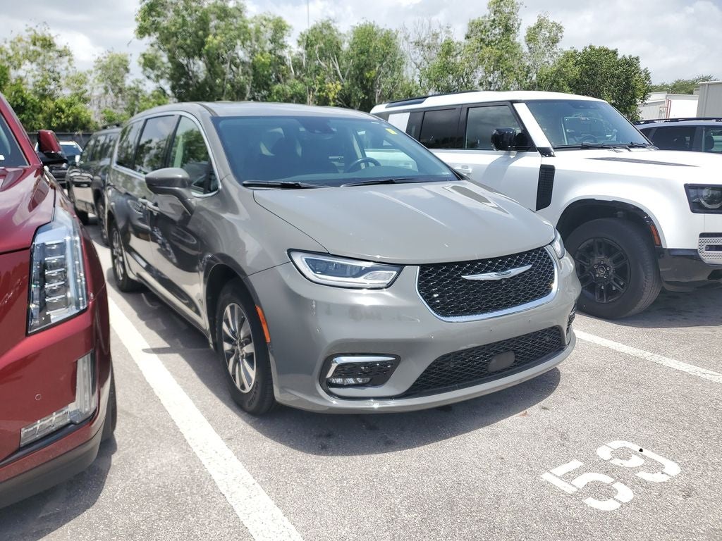 2022 Chrysler Pacifica Hybrid Touring L