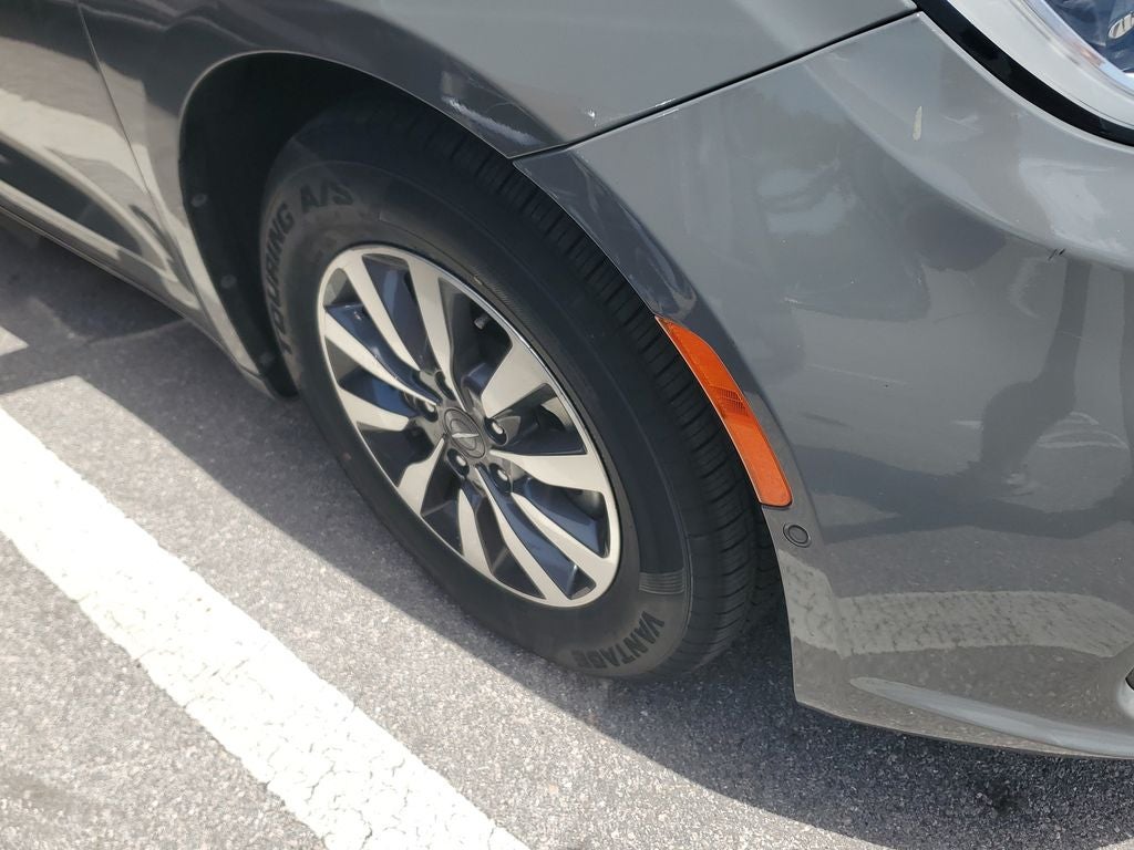 2022 Chrysler Pacifica Hybrid Touring L