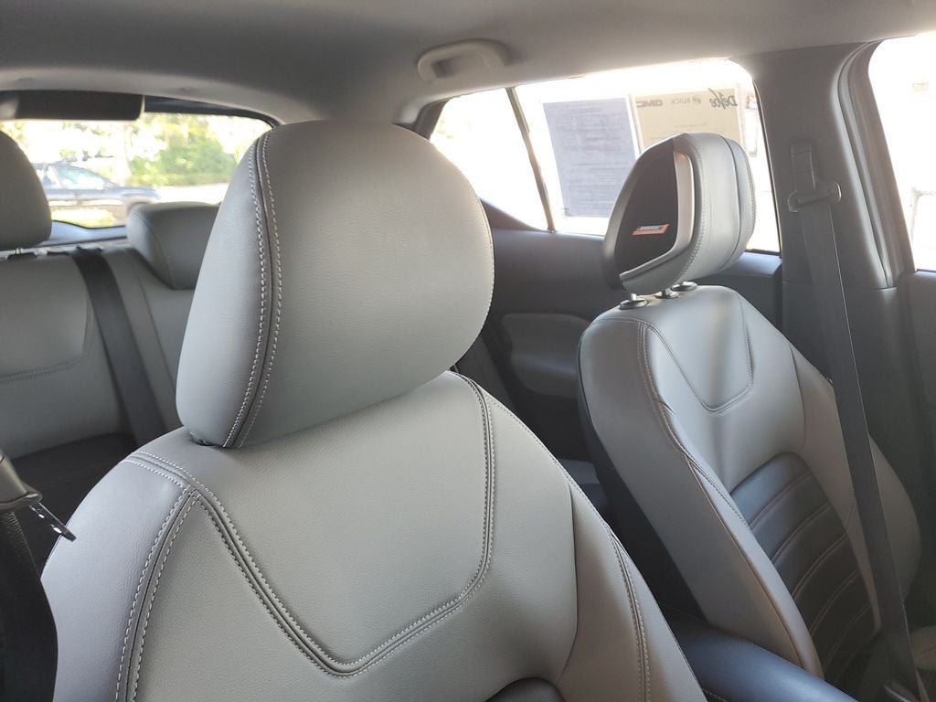 2023 Nissan Kicks SR Xtronic CVT