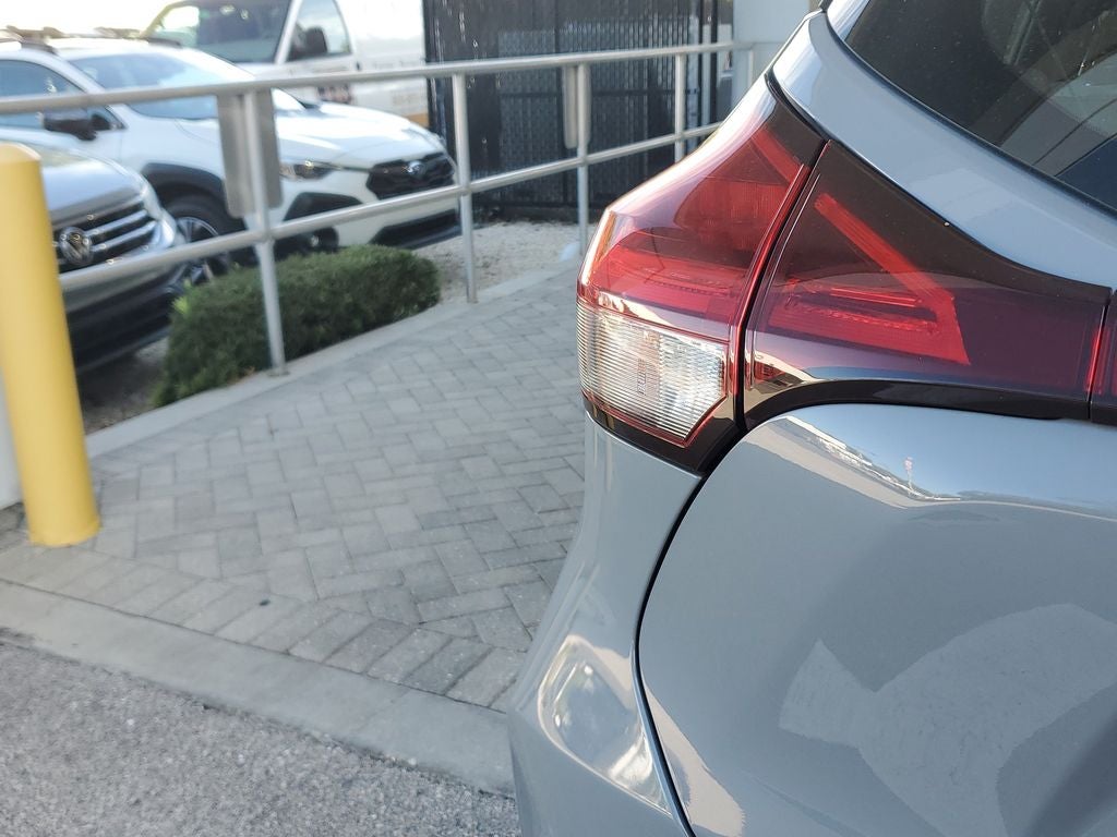 2023 Nissan Kicks SR Xtronic CVT