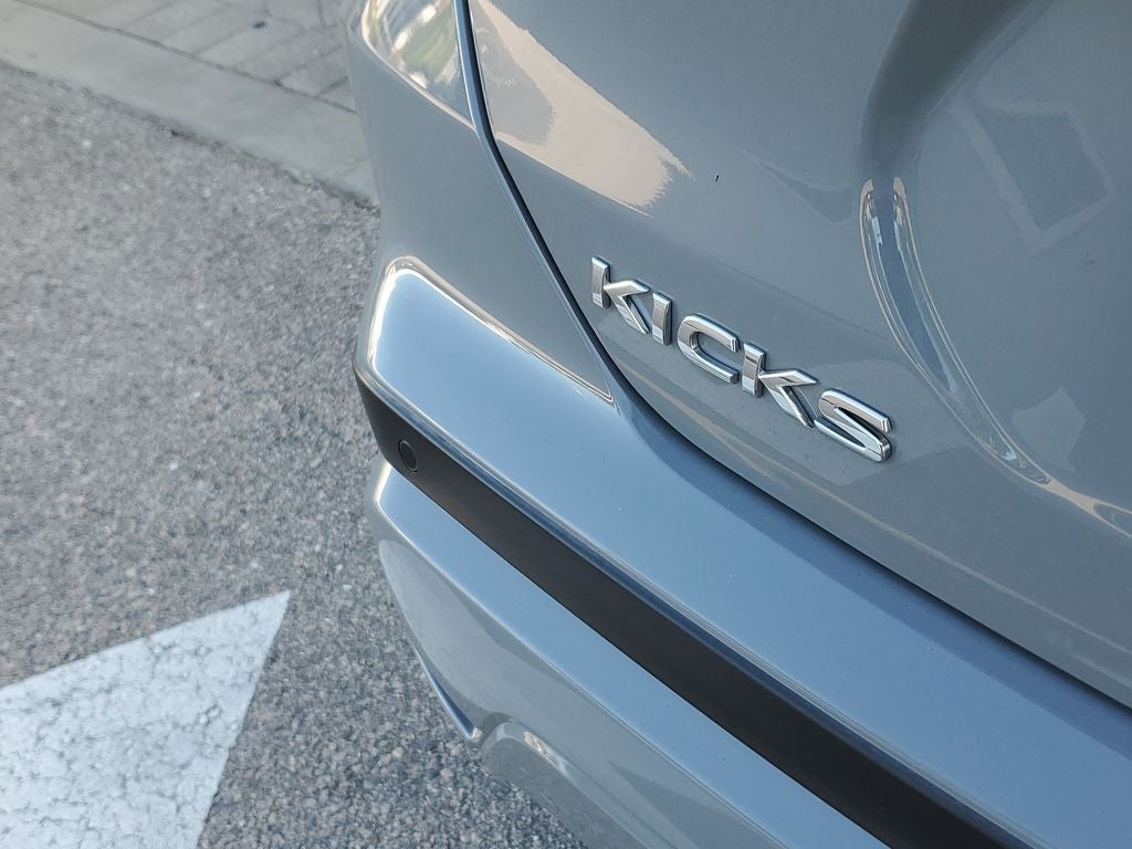 2023 Nissan Kicks SR Xtronic CVT