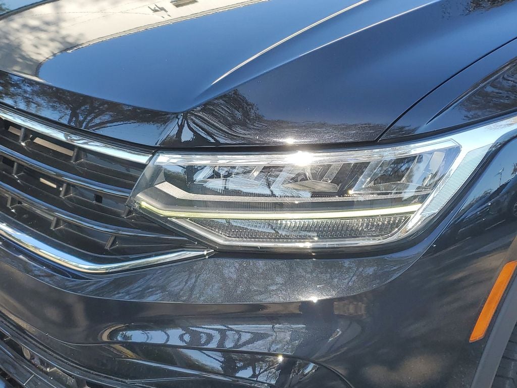 2023 Volkswagen Tiguan SE R-Line Black