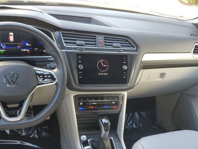 2023 Volkswagen Tiguan SE R-Line Black