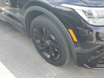 2023 Volkswagen Tiguan SE R-Line Black