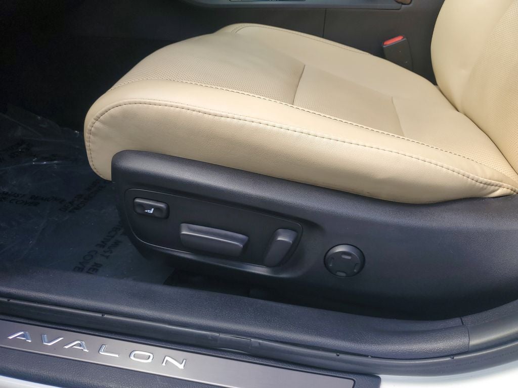 2016 Toyota Avalon Limited