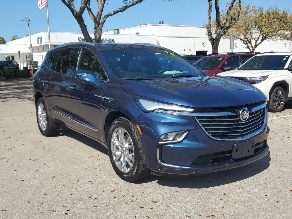 2023 Buick Enclave Essence