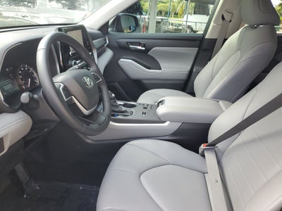 2024 Toyota Highlander XLE