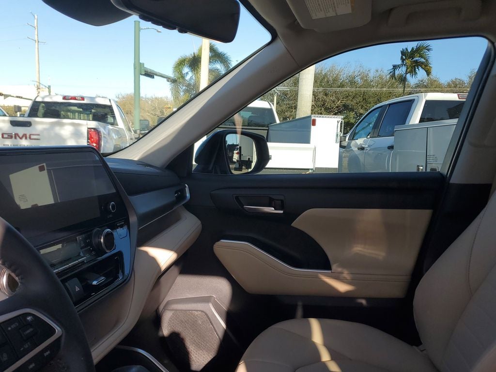 2023 Toyota Highlander L