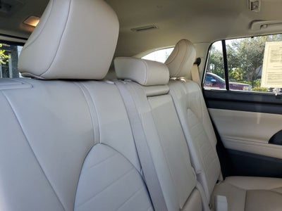 2023 Toyota Highlander L