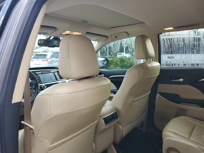 2016 Toyota Highlander Limited V6