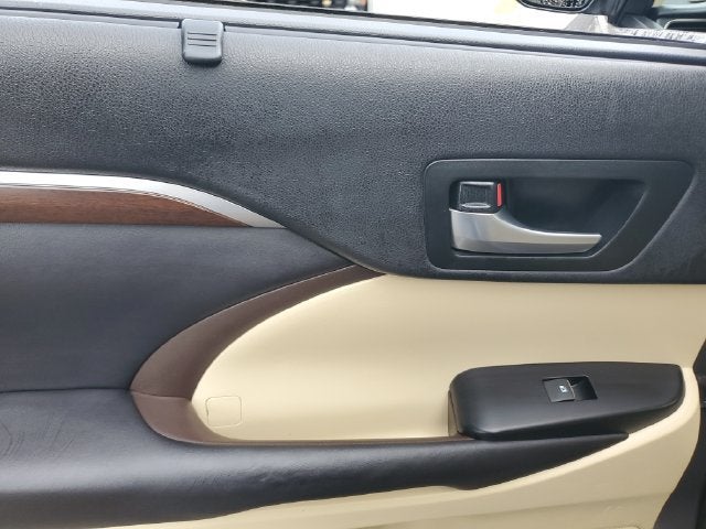2016 Toyota Highlander Limited V6