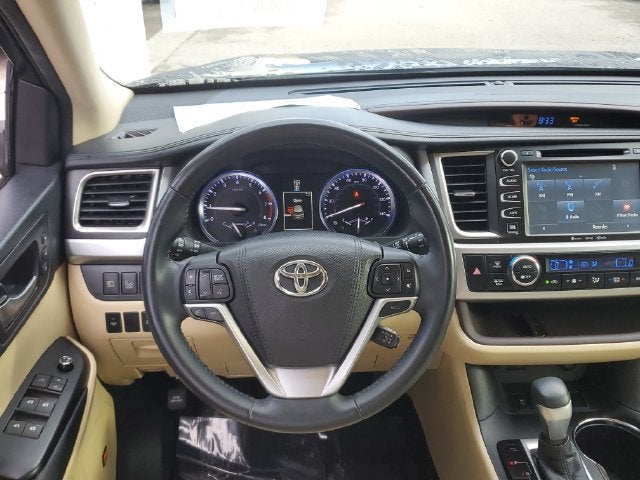 2016 Toyota Highlander Limited V6