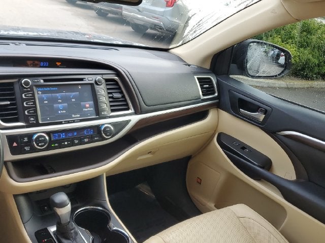 2016 Toyota Highlander Limited V6