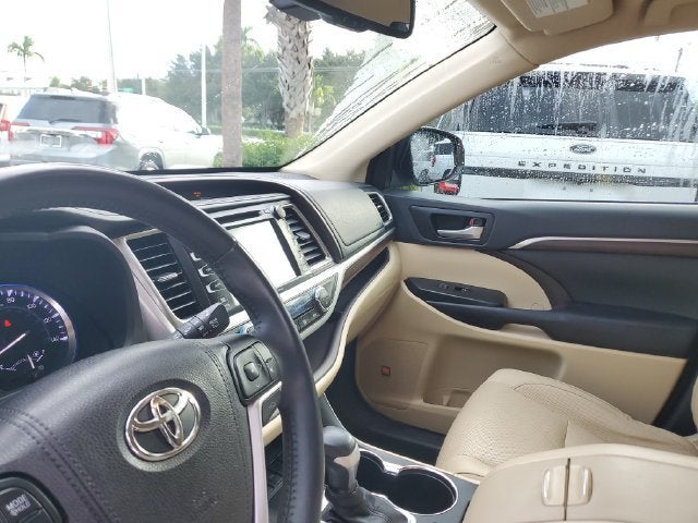 2016 Toyota Highlander Limited V6