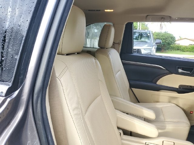 2016 Toyota Highlander Limited V6