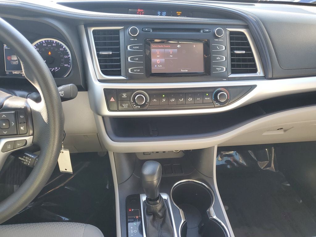 2019 Toyota Highlander LE