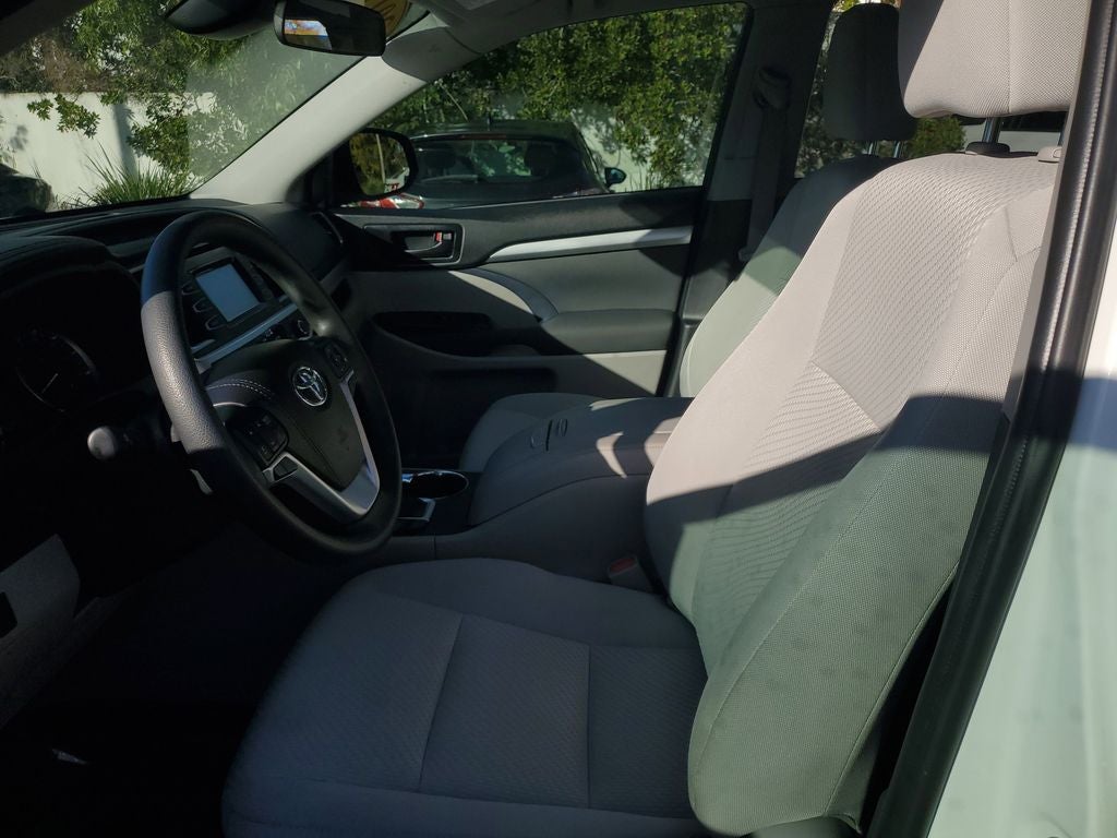 2019 Toyota Highlander LE