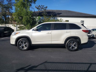 2019 Toyota Highlander LE