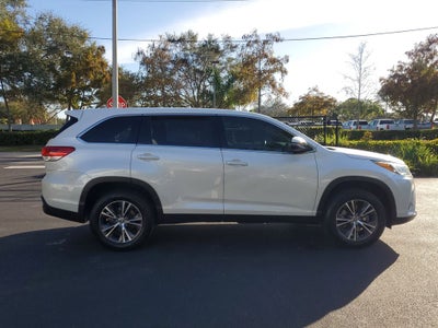 2019 Toyota Highlander LE