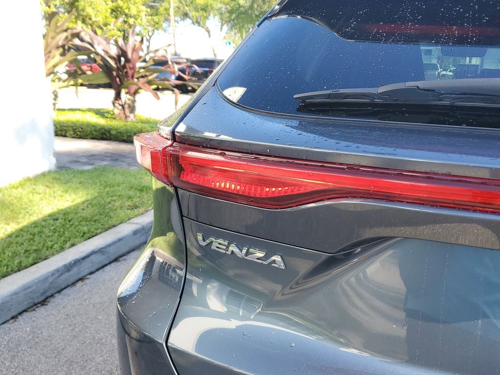 2021 Toyota Venza LE
