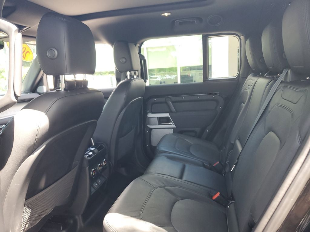 2023 Land Rover Defender 130 SE