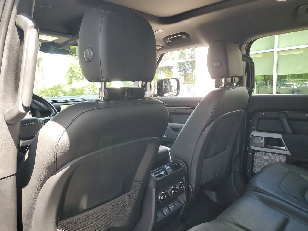 2023 Land Rover Defender 130 SE