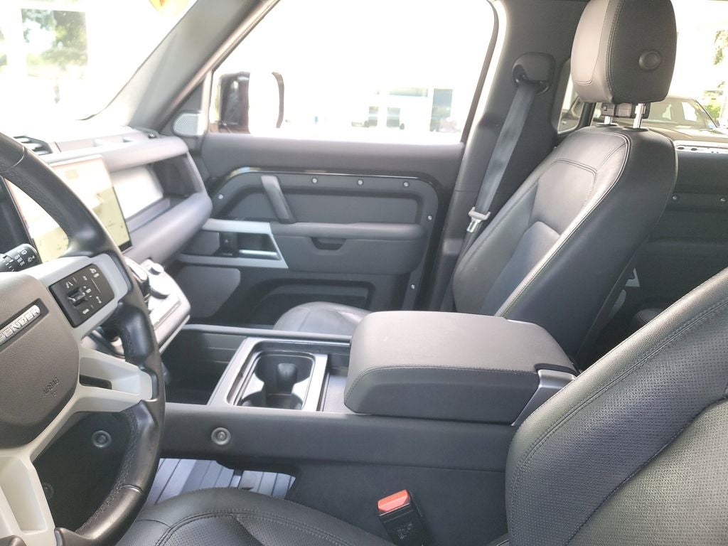 2023 Land Rover Defender 130 SE