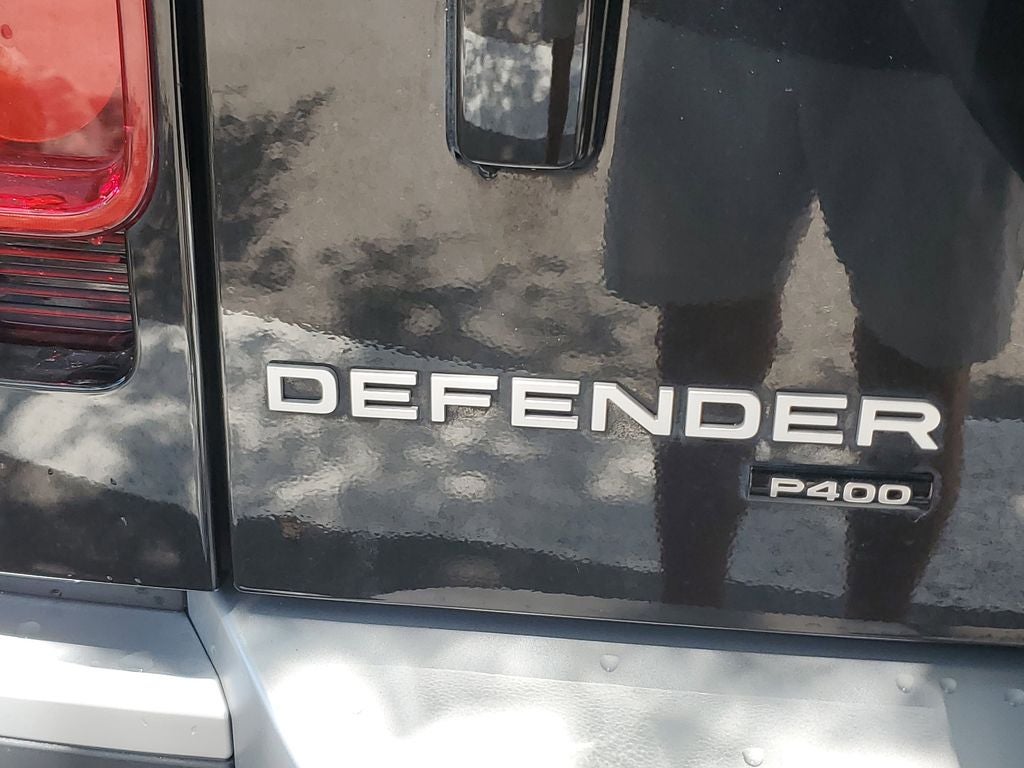 2023 Land Rover Defender 130 SE