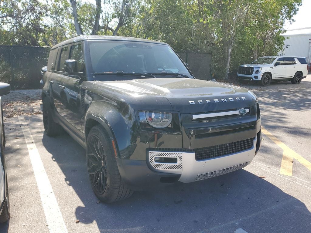 2023 Land Rover Defender SE