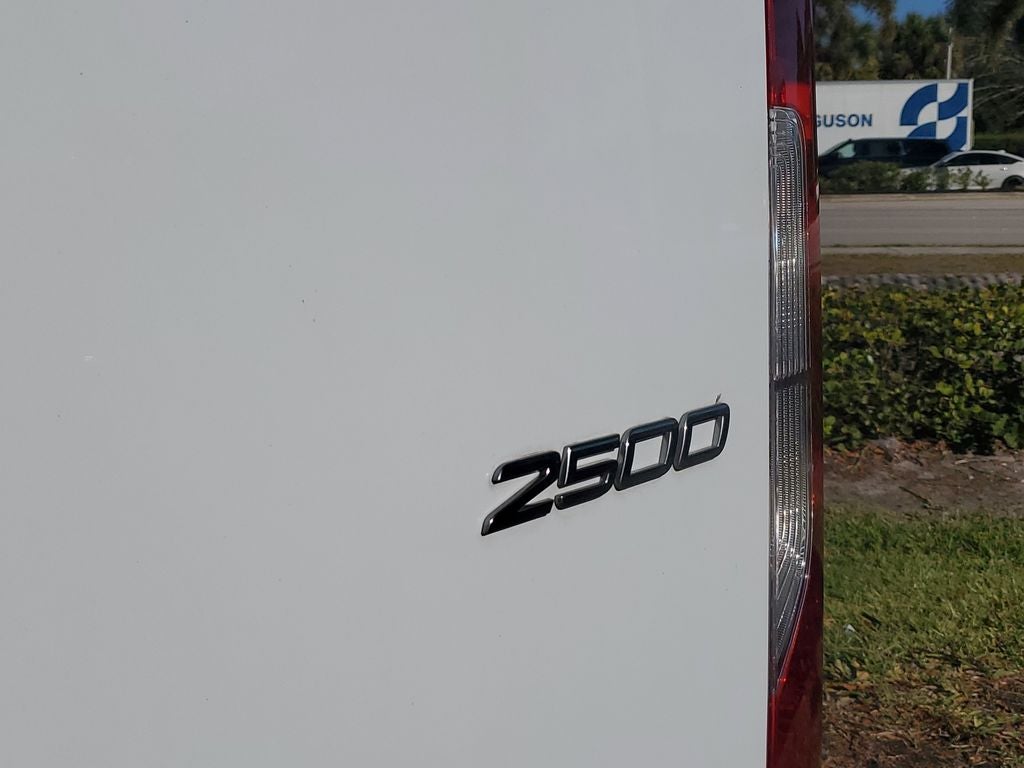 2023 Mercedes-Benz Sprinter Cargo Van 2500 STANDARD ROO