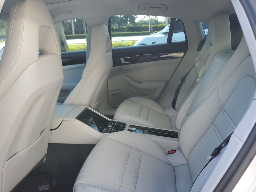2023 Porsche Panamera Platinum Edition