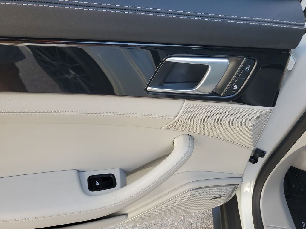 2023 Porsche Panamera Platinum Edition