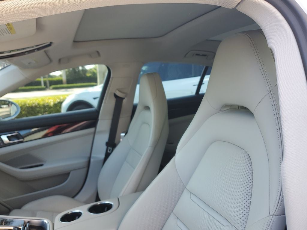 2023 Porsche Panamera Platinum Edition